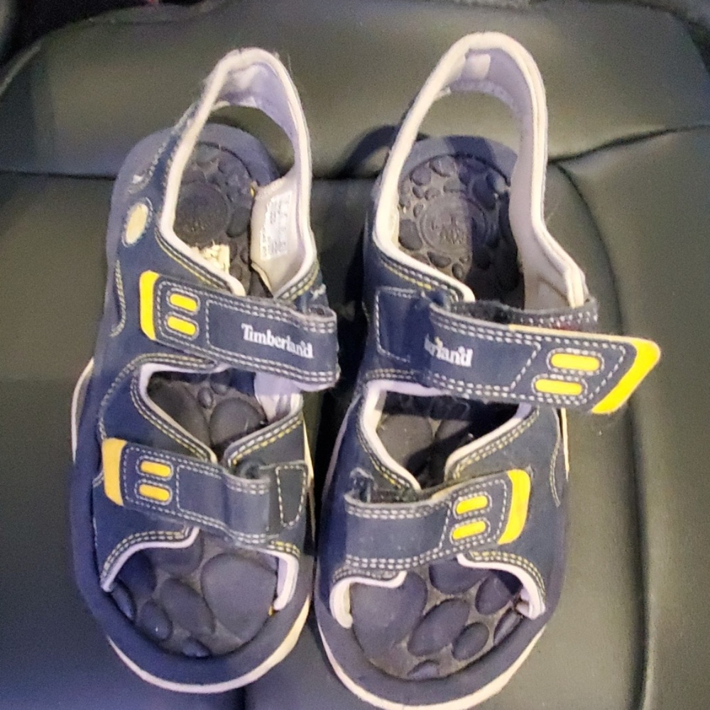 Sandles - Picture 2 of 4
